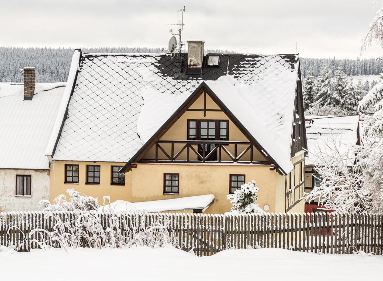 Chalupa Hrazdenka V Krusnych Horach Horni Blatna Exterior photo
